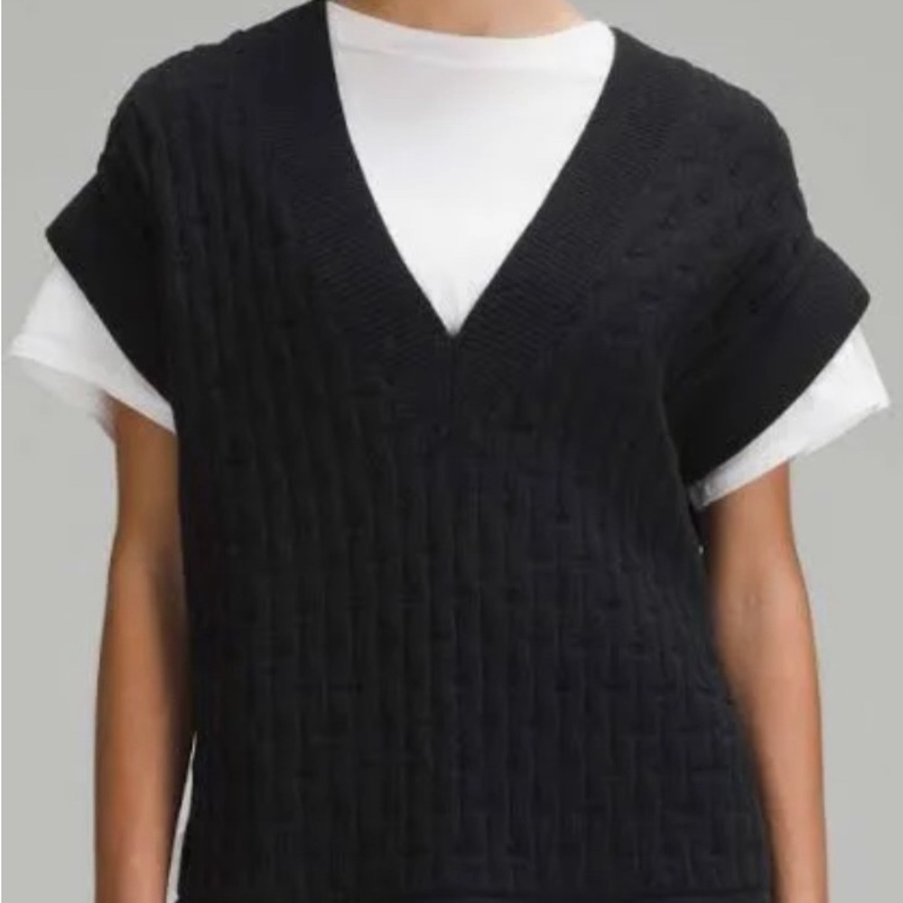 Lululemon Athletics Black V-Neck Women's Sweater Vest Cable Knot Relaxed Fit L